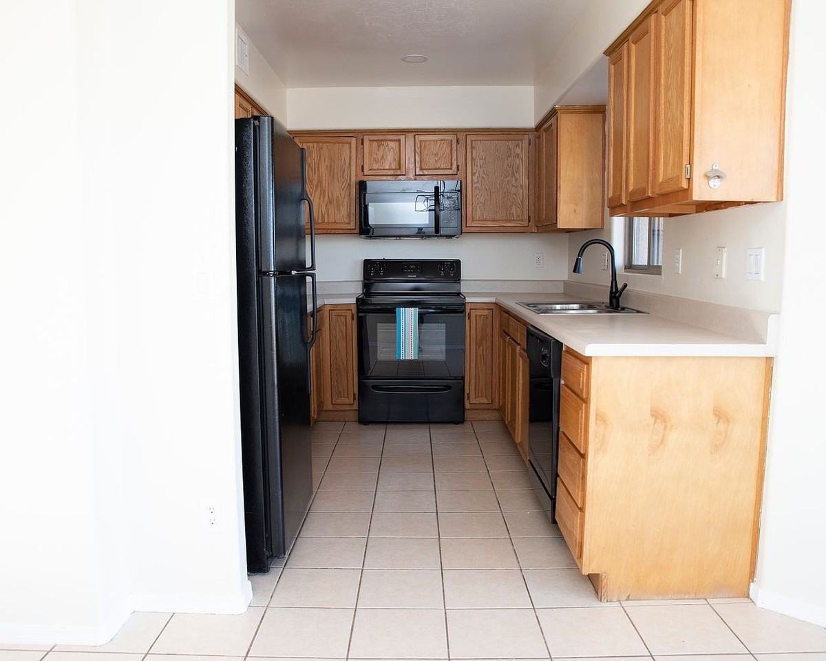 16015 S Yava Rd - Photo 6 of 15