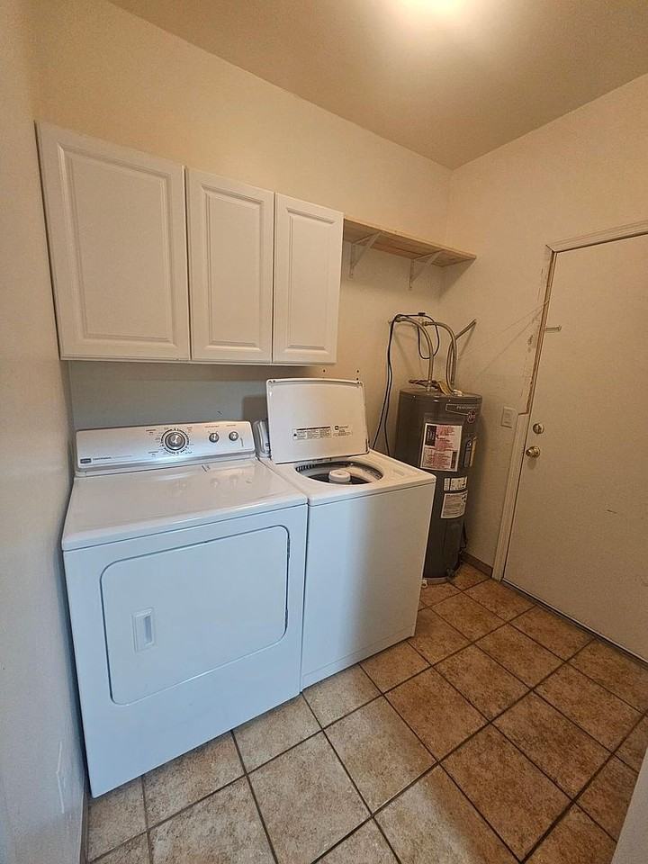 2047 W Bramburgh Ct - Photo 5 of 15