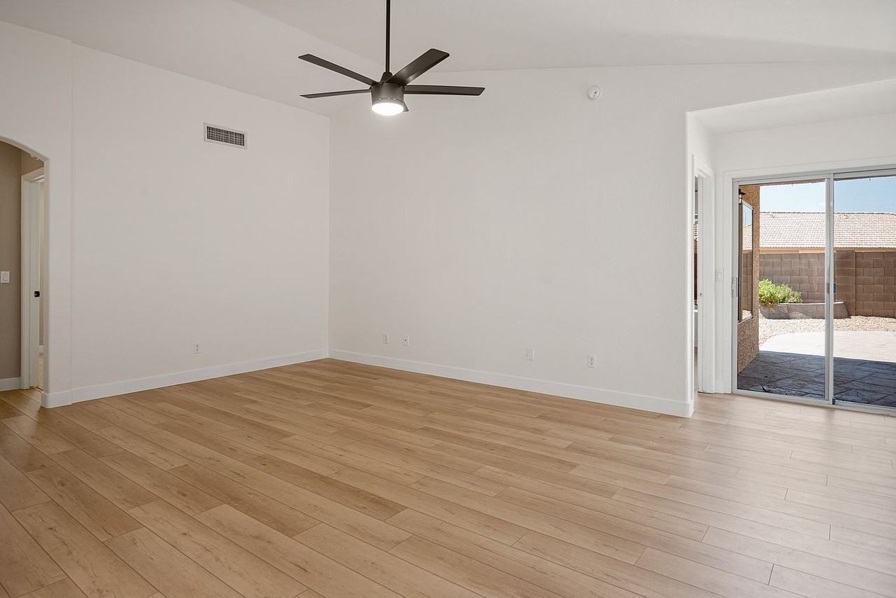1416 S Quail Ln - Photo 2 of 18