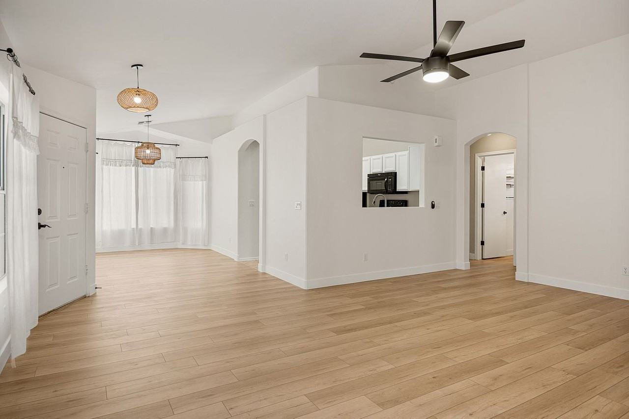1416 S Quail Ln - Photo 3 of 18