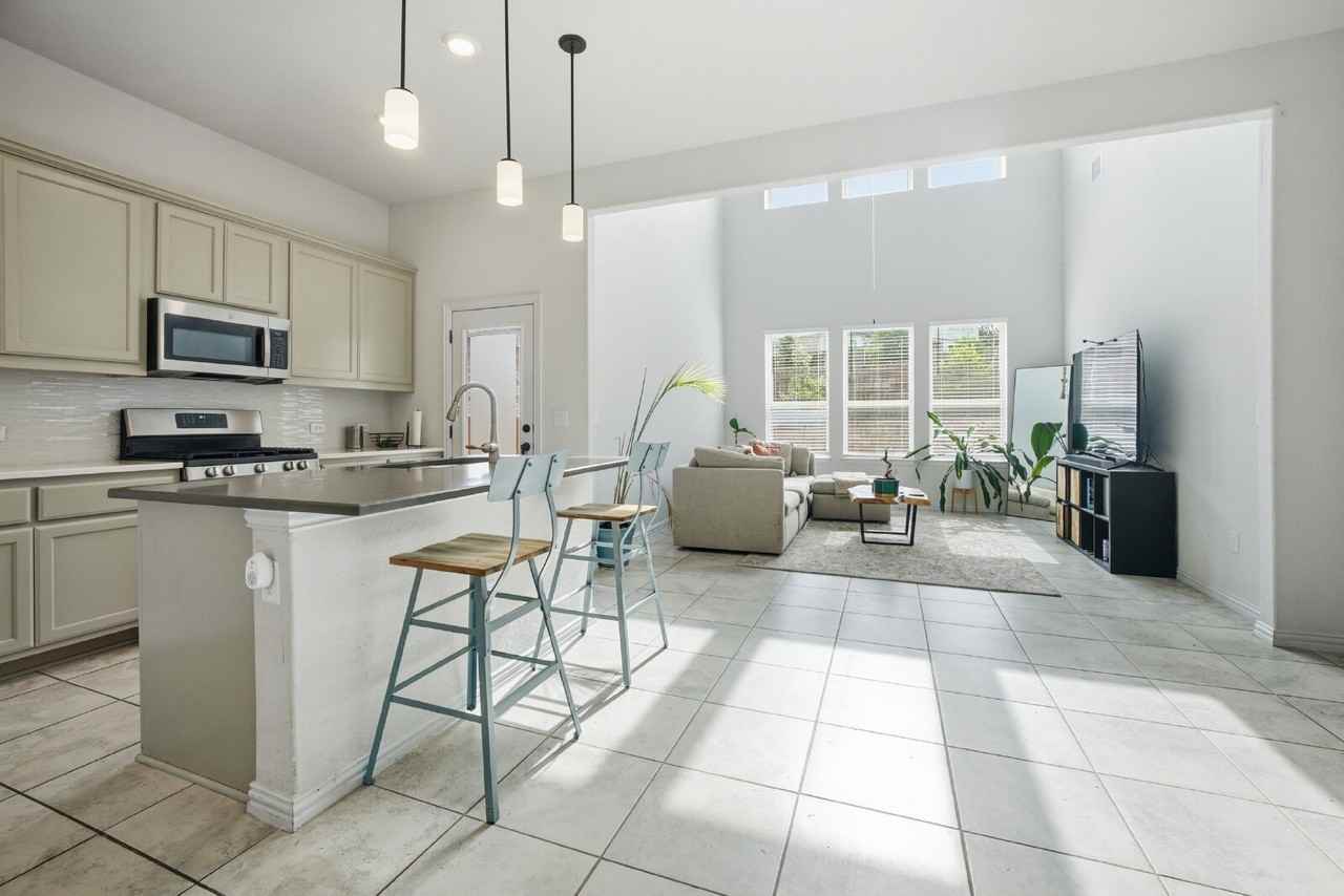 12901 Stanford Dr - Photo 5 of 15