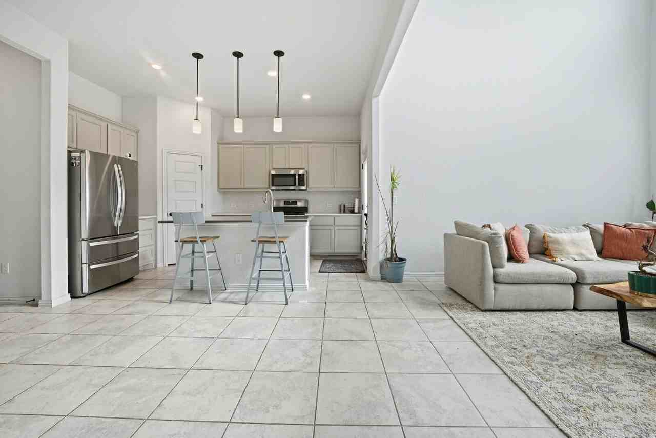 12901 Stanford Dr - Photo 6 of 15