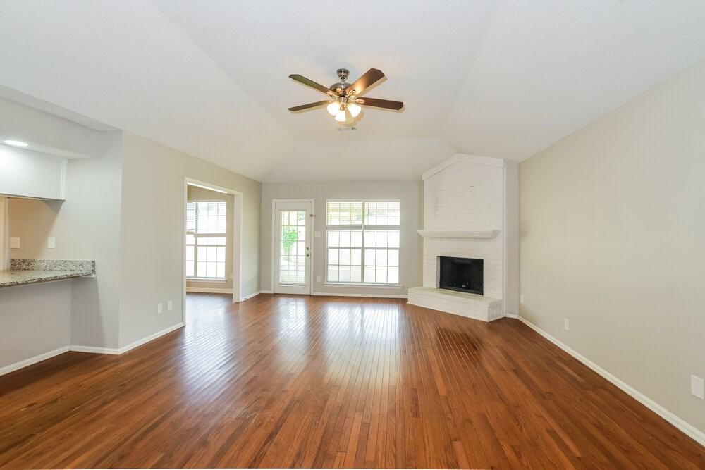 6899 Gallop Dr - Photo 4 of 17