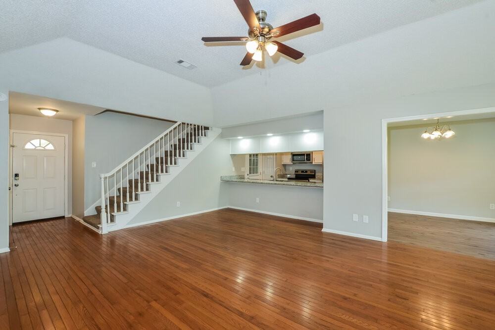6899 Gallop Dr - Photo 5 of 17