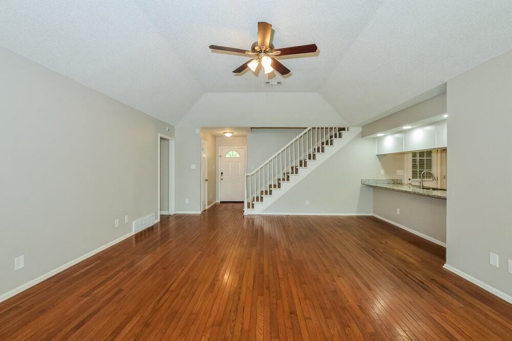 6899 Gallop Dr - Photo 6 of 17