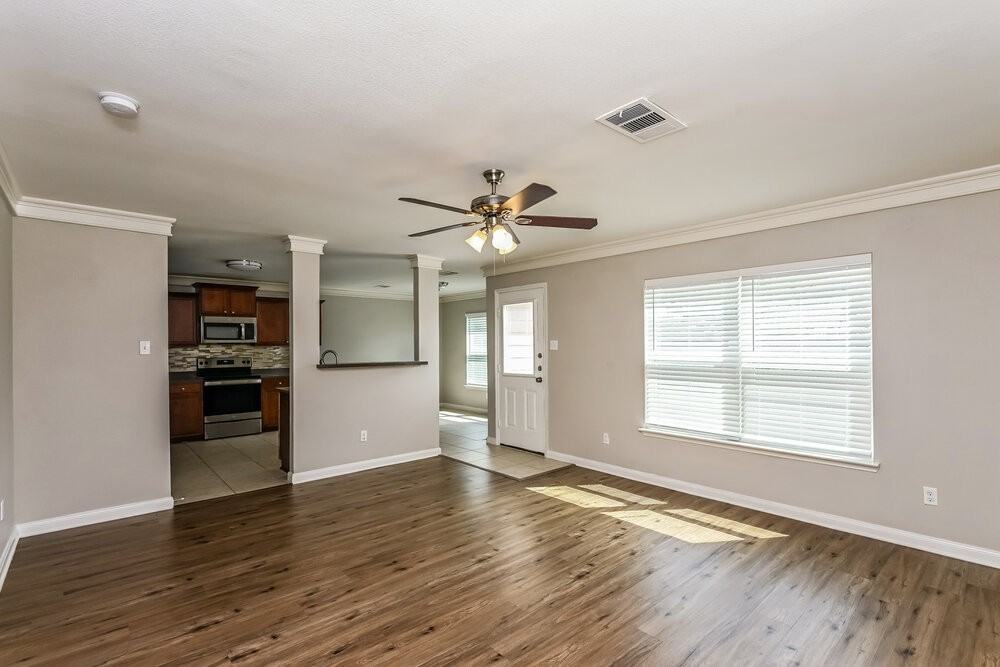 8916 Highland Orchard Dr - Photo 4 of 17