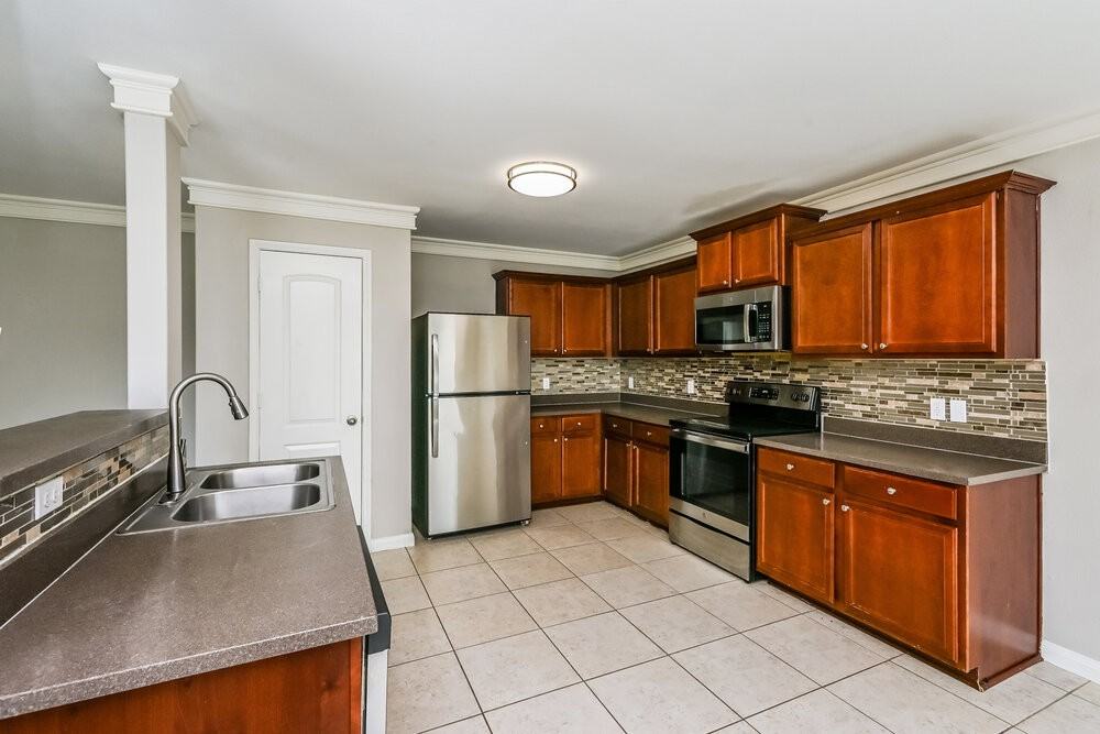 8916 Highland Orchard Dr - Photo 7 of 17