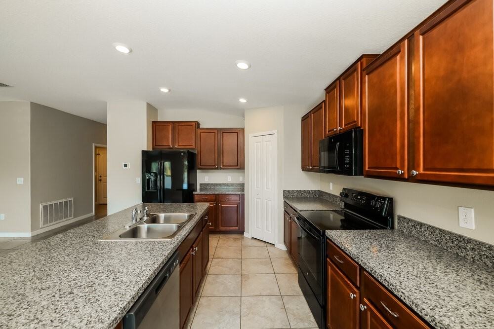 12623 Lemon Pepper Dr - Photo 5 of 16
