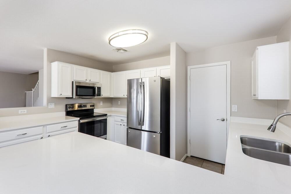 12830 W Via Camille - Photo 7 of 17