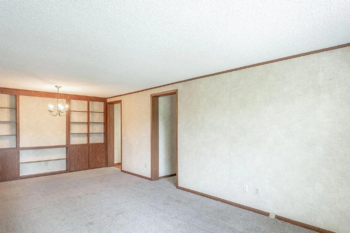 The Beverly Apartments - Photo 5 of 31