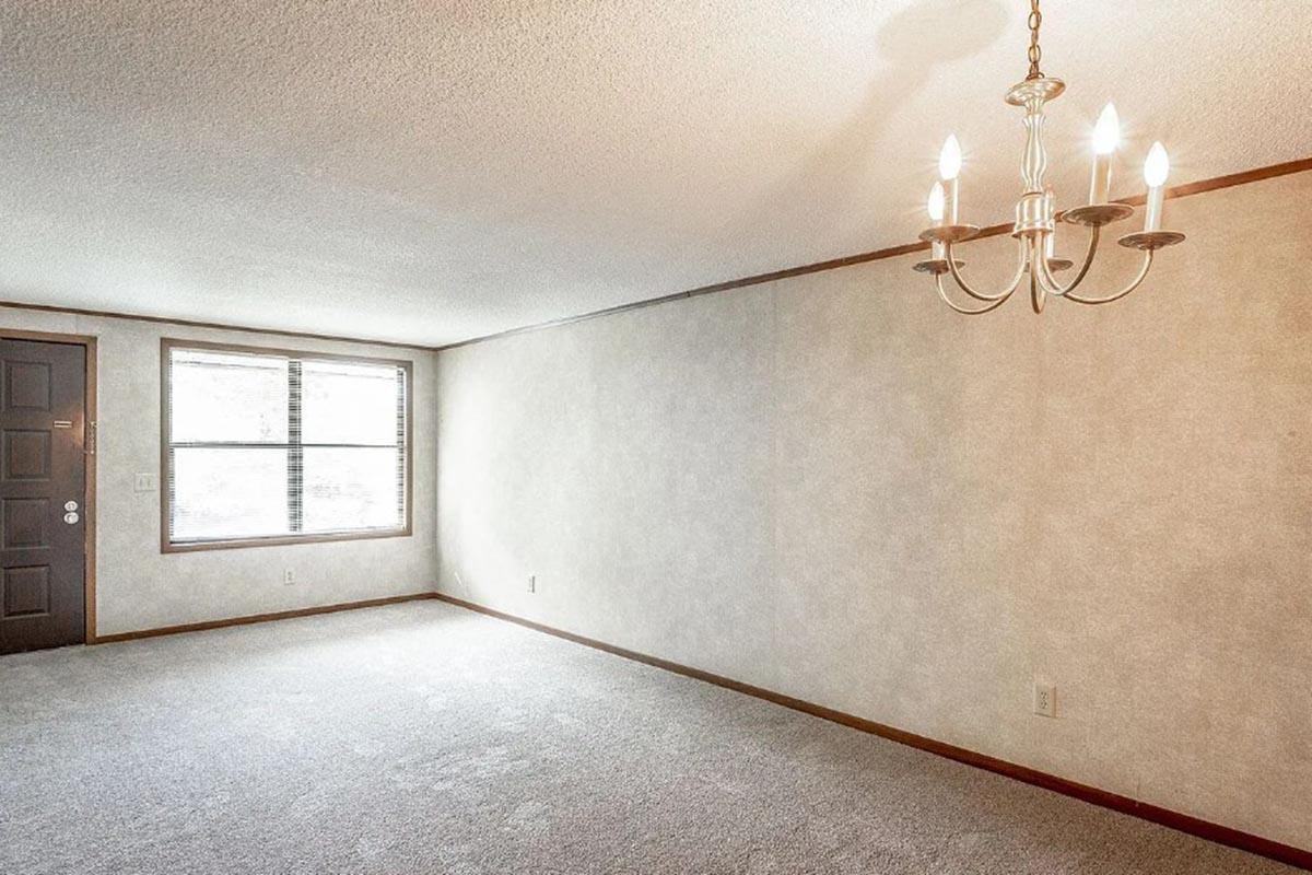 The Beverly Apartments - Photo 7 of 31