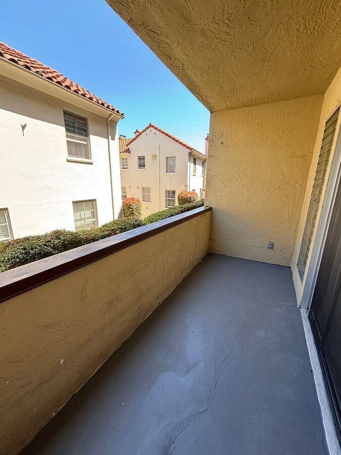 237 Wayne Ave #103 - Photo 3 of 22