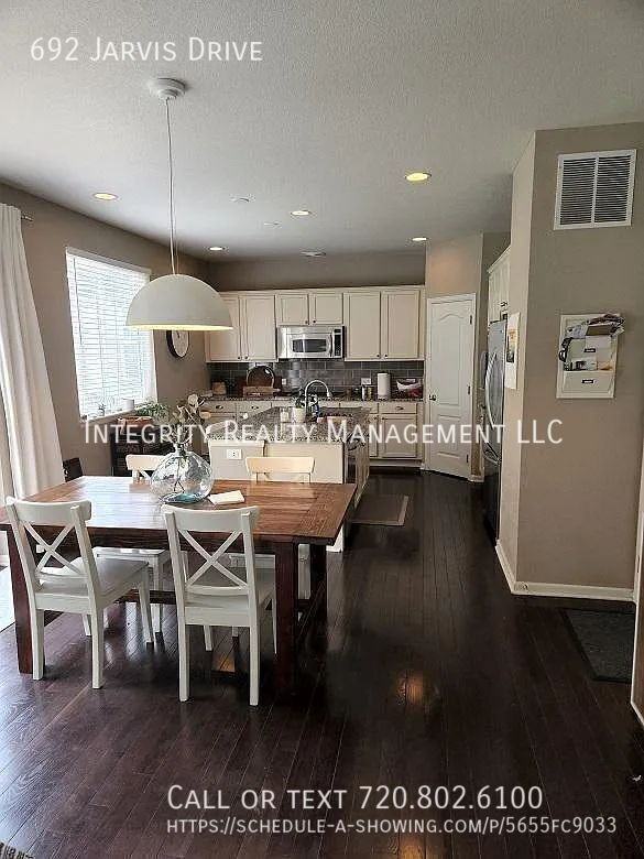 692 Jarvis Dr - Photo 2 of 25