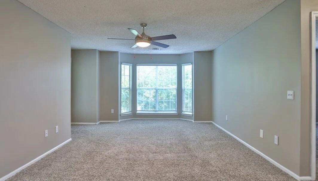 735 Caledon Ct #735 - Photo 2 of 6