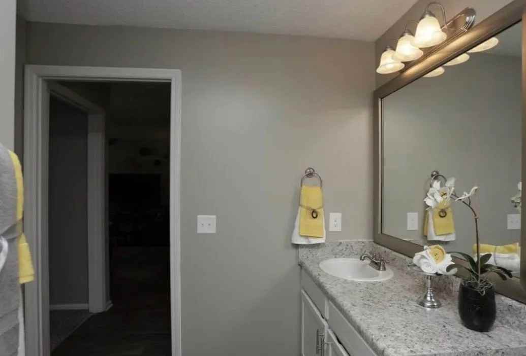 735 Caledon Ct #735 - Photo 3 of 6