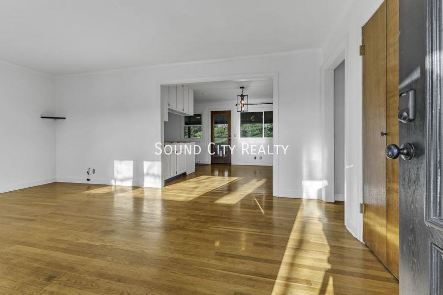6232 Henry Ford Dr - Photo 4 of 34