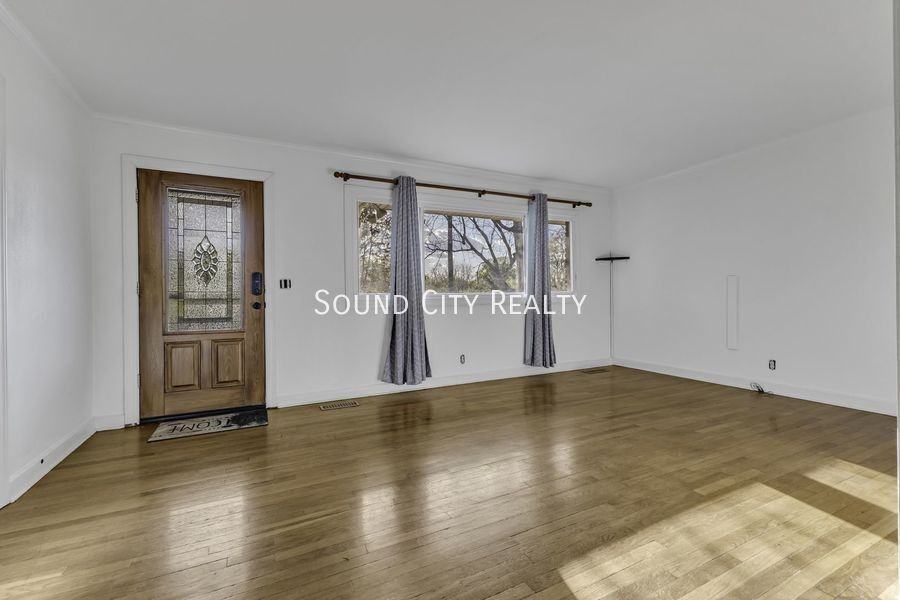 6232 Henry Ford Dr - Photo 5 of 34