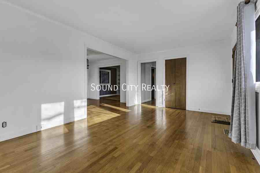 6232 Henry Ford Dr - Photo 6 of 34