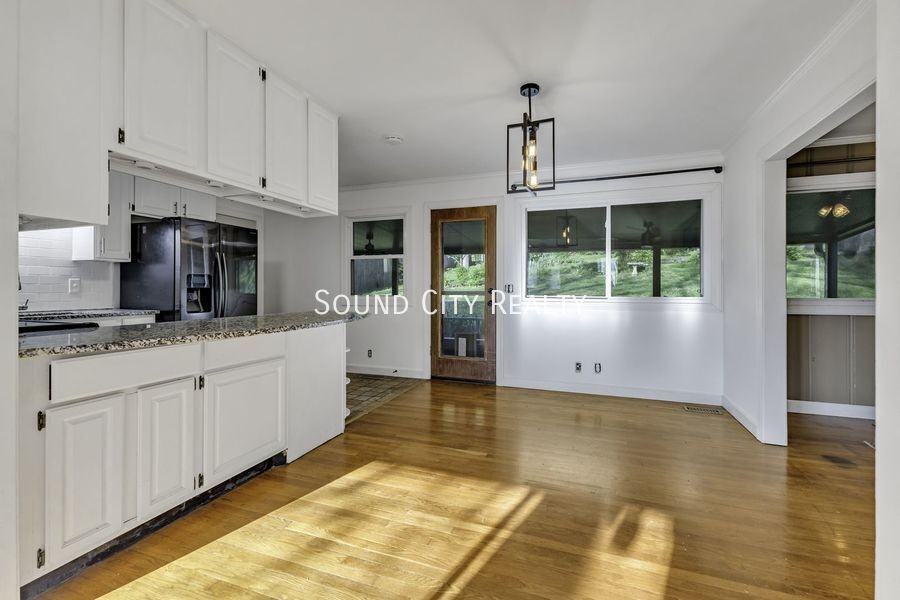 6232 Henry Ford Dr - Photo 7 of 34