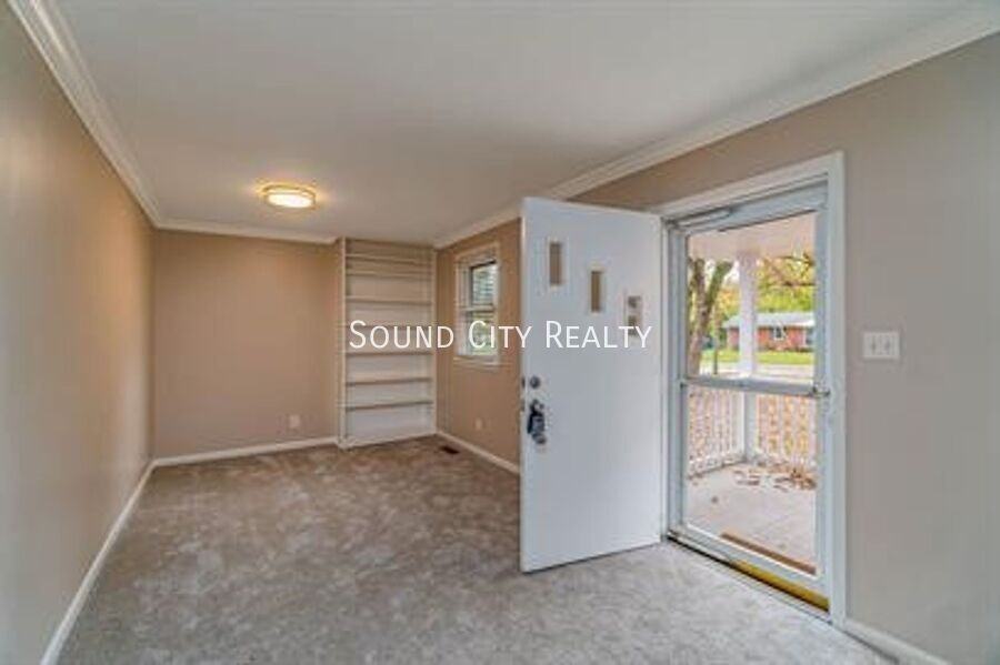 106 Sherwood Ter - Photo 3 of 42