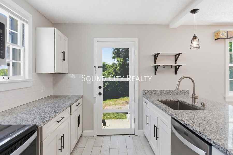 1915 Lebanon Pike - Photo 4 of 30