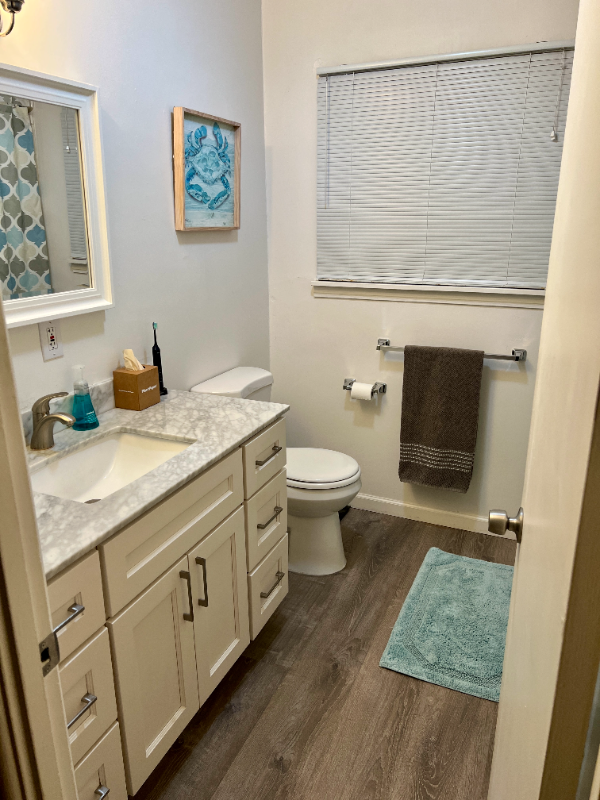 1041 Clarendon St - Photo 6 of 10