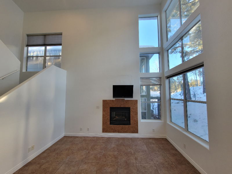 1315 E Chubs Way - Photo 3 of 34