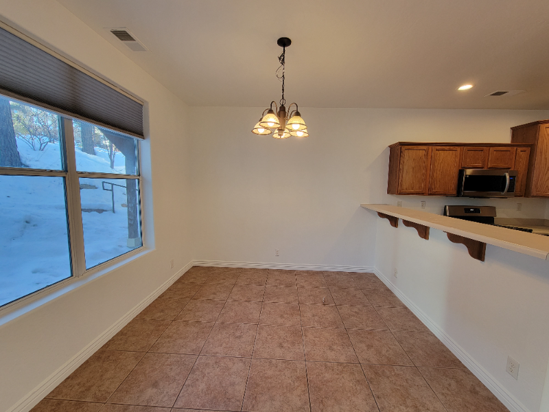 1315 E Chubs Way - Photo 5 of 34