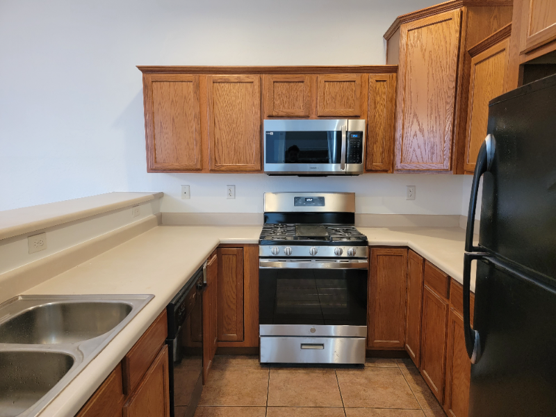 1315 E Chubs Way - Photo 6 of 34