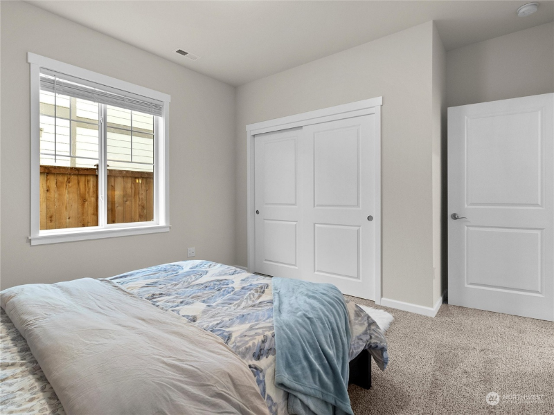 2212 Village St Ne - Photo 2 of 28
