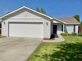 featured image of 2917 W Versailles Dr