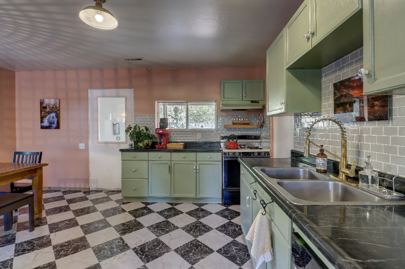 2807 Willow Creek Rd - Photo 5 of 12