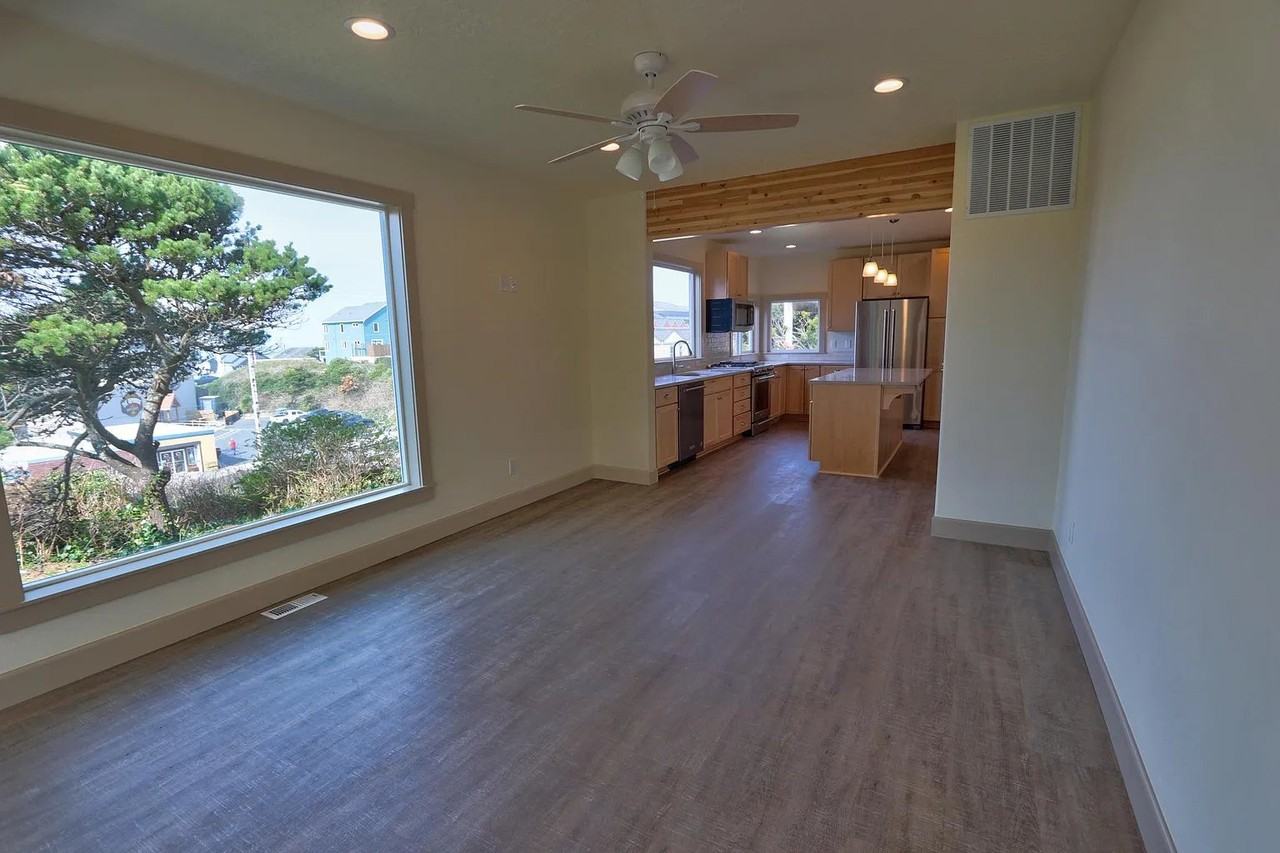 419 Nw High St - Photo 5 of 18