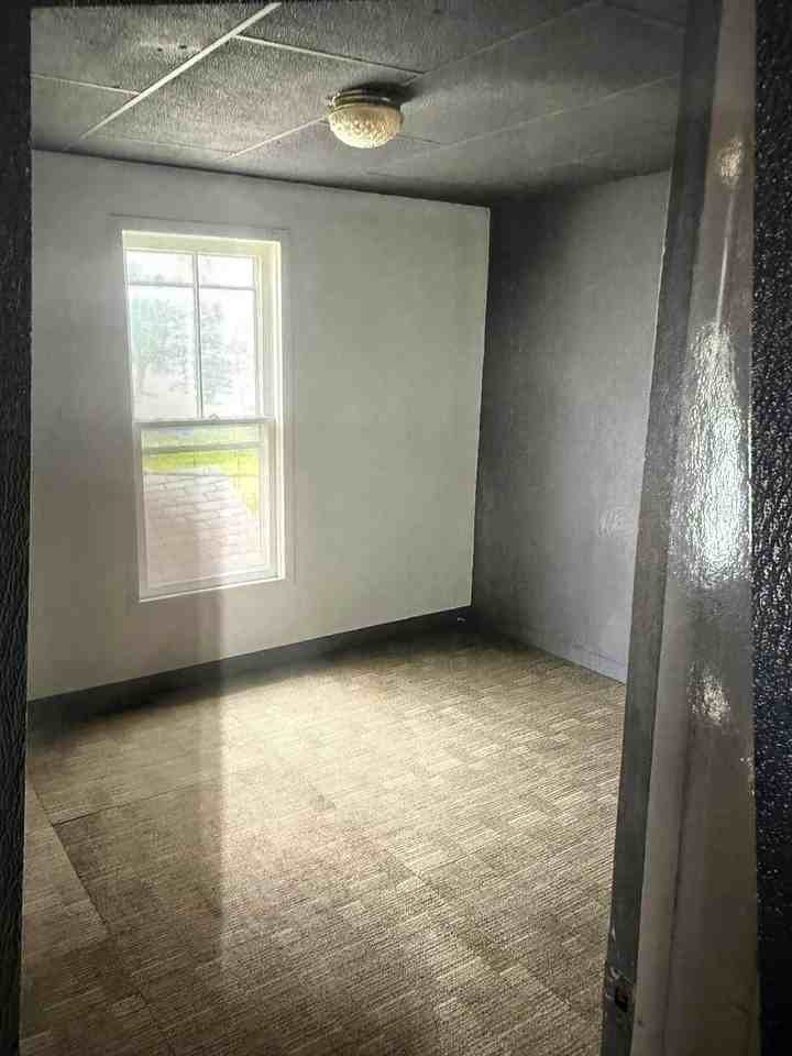 121 1/2 E Church St - Photo 6 of 8