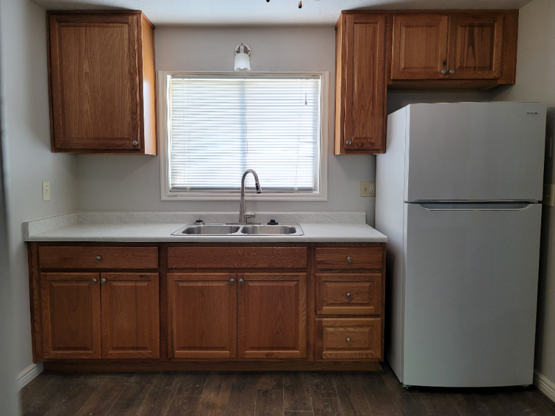 549 15th St - Photo 2 of 15