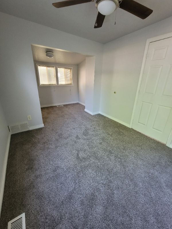 549 15th St - Photo 7 of 15
