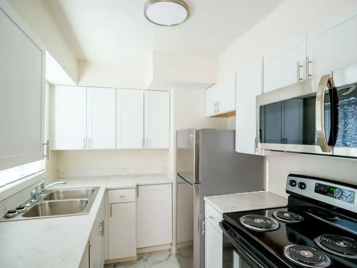 591 W Sherman St #8 - Photo 5 of 5