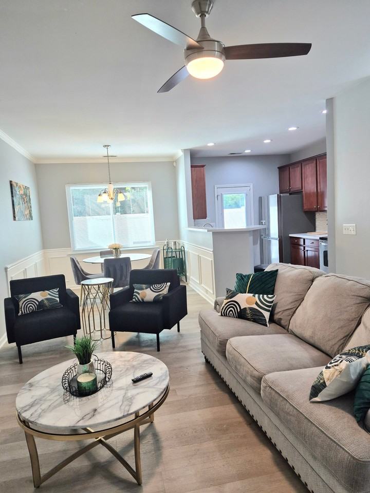 11744 Prideland Ct - Photo 3 of 24