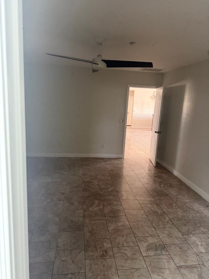 19435 W Melvin St - Photo 5 of 16