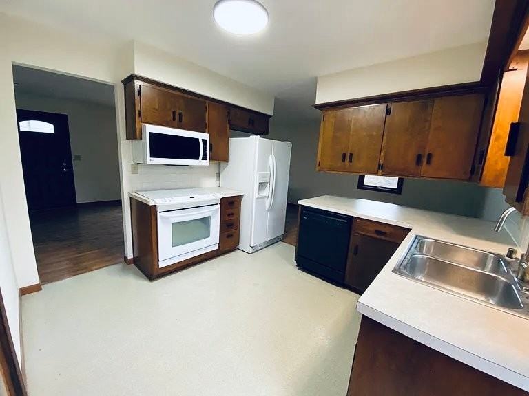 2913 Missouri St - Photo 4 of 15