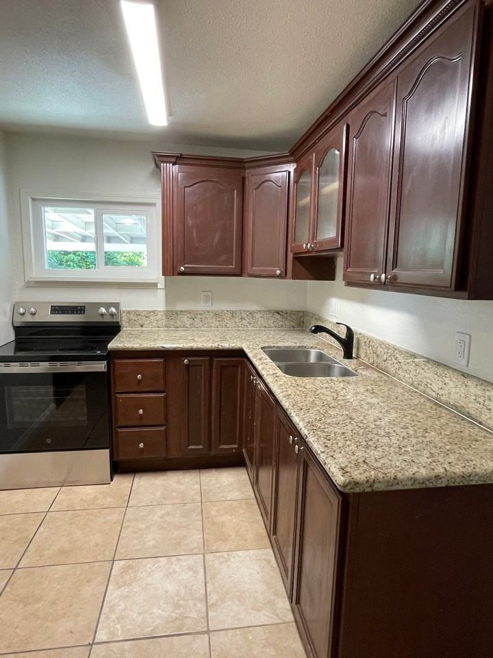 835 E Nocta St - Photo 6 of 14