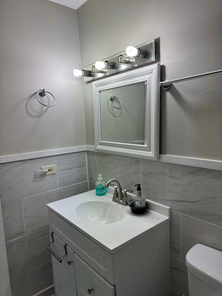 252 Shorewood Dr - Photo 6 of 10