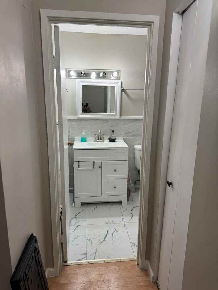 252 Shorewood Dr - Photo 7 of 10
