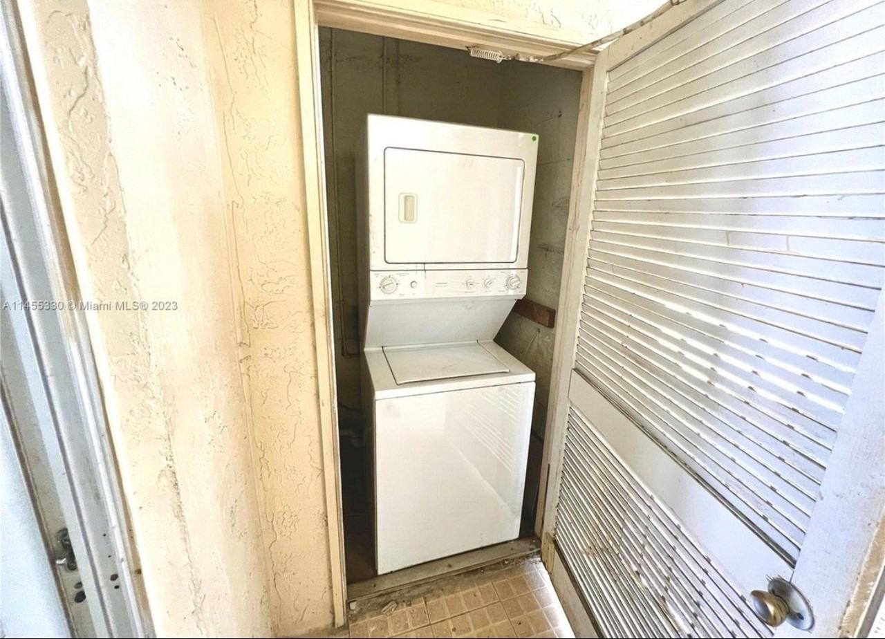 8057 Nw 21St Ct - Photo 5 of 6