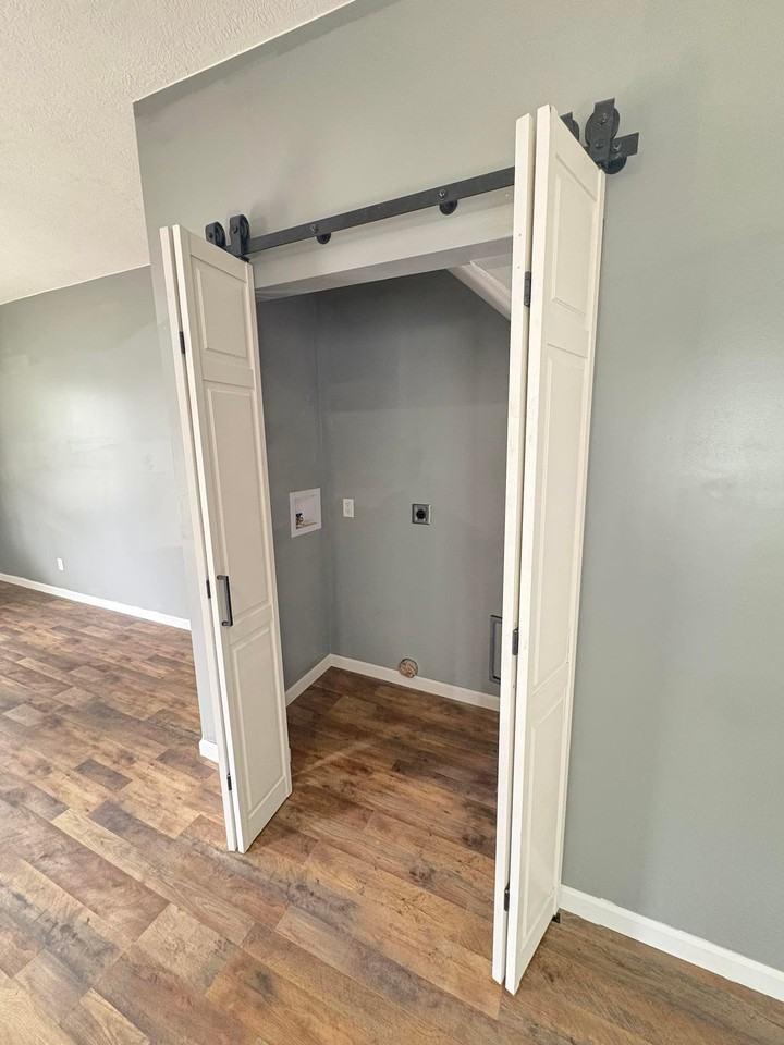 206 Mccook Ave - Photo 6 of 26
