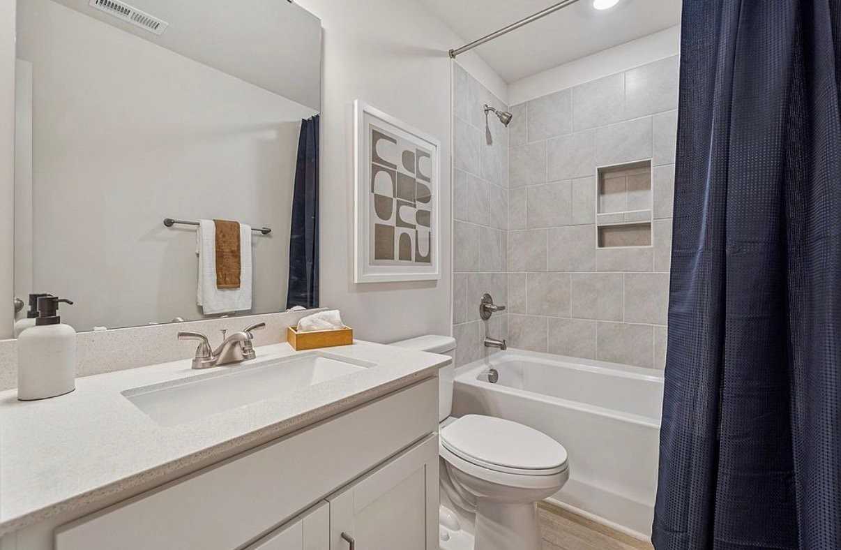 3035 Kingsfield Rd - Photo 3 of 11