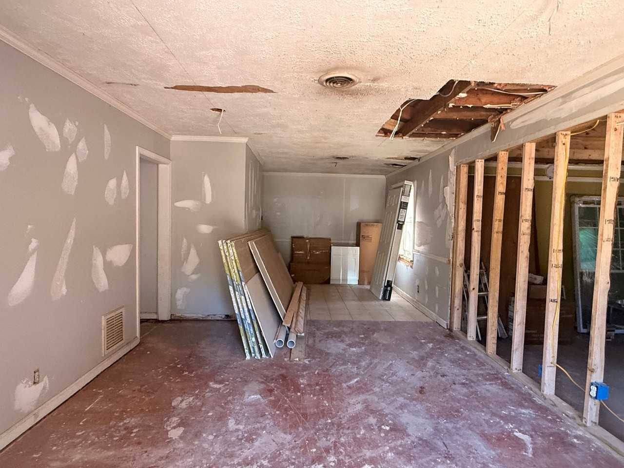 713 Raines Dr - Photo 2 of 14