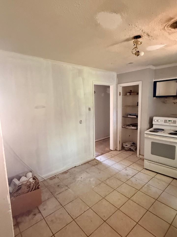 713 Raines Dr - Photo 6 of 14