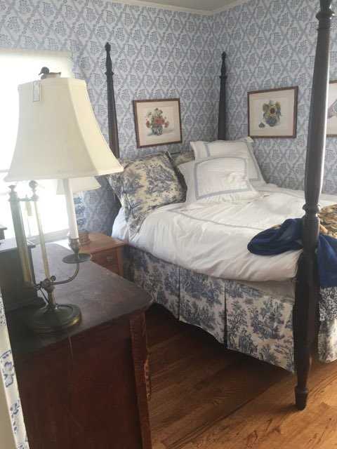 4 Valencia Dr - Photo 5 of 20