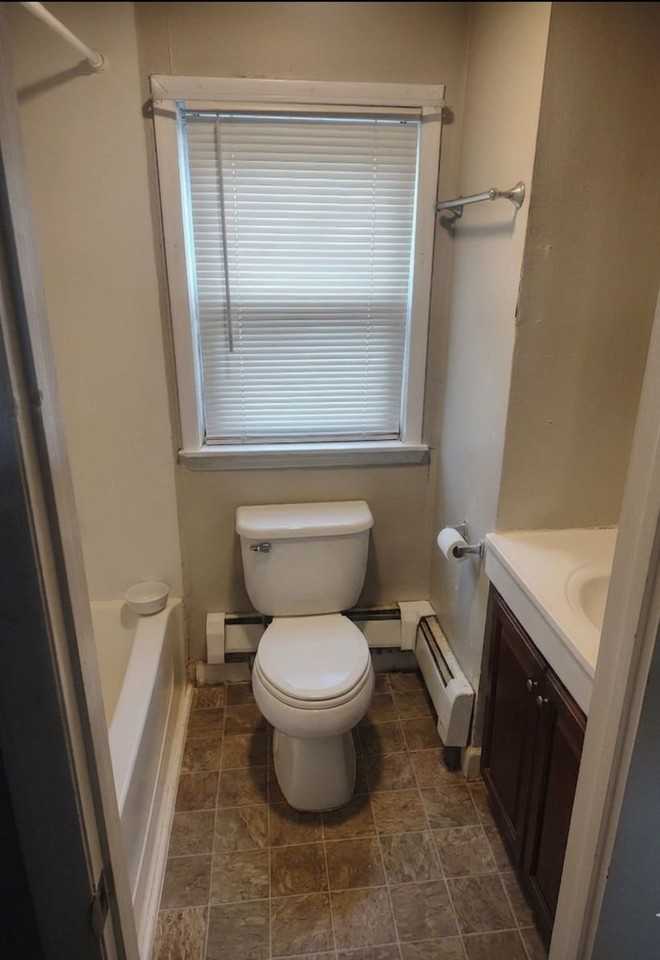 110 Bennett St - Photo 3 of 12